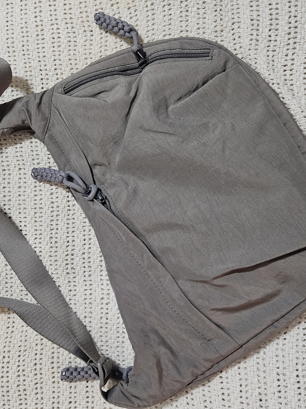 Gray Lightweight Crossbody Sling Bag - Unbranded